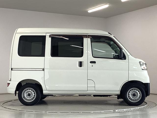 ハイゼットカーゴデラックスＳＡIII　ＡＴ　リアコーナーセンサー　ラジオ走行無制限１年保証　リアコーナーセンサー　ＡＴ車　両側スライドドア　オートマチックハイビーム　ＬＥＤヘッドライト　アイドリングストップ　キーレスエントリー　横滑り防止装置　パワーウィンドウ　ラジオ（兵庫県）の中古車