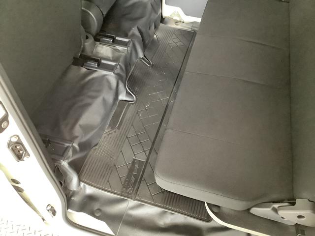 ハイゼットカーゴデラックスＳＡIII　ＡＴ　リアコーナーセンサー　ラジオ走行無制限１年保証　リアコーナーセンサー　ＡＴ車　両側スライドドア　オートマチックハイビーム　ＬＥＤヘッドライト　アイドリングストップ　キーレスエントリー　横滑り防止装置　パワーウィンドウ　ラジオ（兵庫県）の中古車