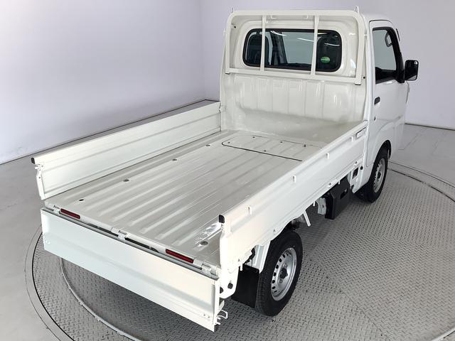 ハイゼットトラックスタンダード　４ＷＤ　ＡＴ車　３方開　ラジオ　エアコン走行無制限１年保証　４ＷＤ　ＡＴ　ラジオ　３方開　ヘッドライトレベライザー　アクセサリーソケット　マニュアルエアコン　スペアタイヤ　パッテリーカバー　インフォメーションディスプレイ　パワステ（兵庫県）の中古車