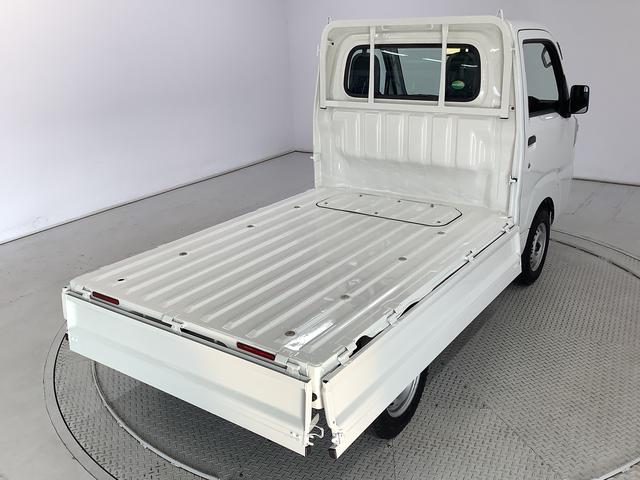 ハイゼットトラックスタンダード　４ＷＤ　ＡＴ車　３方開　ラジオ　エアコン走行無制限１年保証　４ＷＤ　ＡＴ　ラジオ　３方開　ヘッドライトレベライザー　アクセサリーソケット　マニュアルエアコン　スペアタイヤ　パッテリーカバー　インフォメーションディスプレイ　パワステ（兵庫県）の中古車