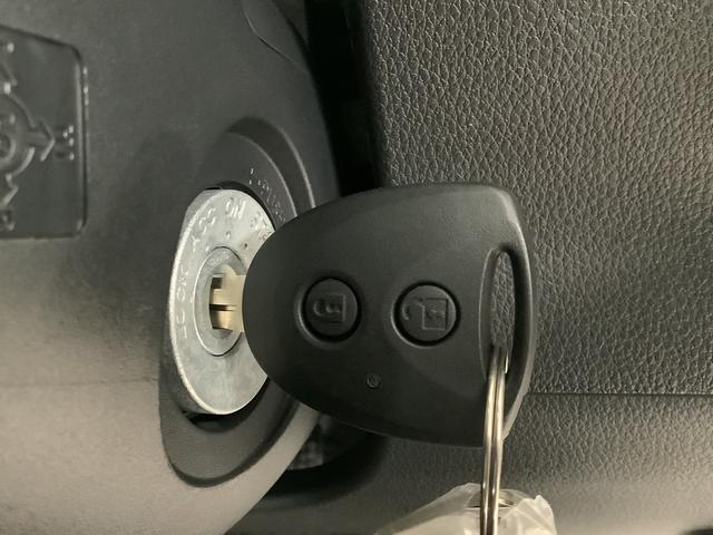 ハイゼットカーゴＤＸ　ＣＶＴ　ＥＴＣ　コーナーセンサー　キーレスエントリー走行無制限１年保証　前後コーナーセンサー　ＣＶＴ車　ＥＴＣ　オートマチックハイビーム　アイドリングストップ　横滑り防止装置　オートライト　ヘッドライトレベライザー　パワーウィンドウ　エアコン　ラジオ（兵庫県）の中古車
