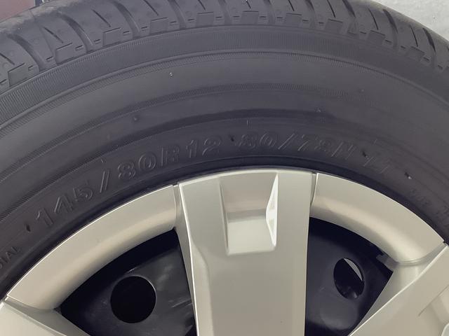 ハイゼットカーゴクルーズ　ＣＶＴ　前後コーナーセンサー　プッシュスタート走行無制限１年保証　前後コーナーセンサー　ＣＶＴ車　オートマチックハイビーム　プッシュスタート　横滑り防止装置　オートライト　ヘッドライトレベライザー　電動格納ドアミラー　マニュアルエアコン（兵庫県）の中古車