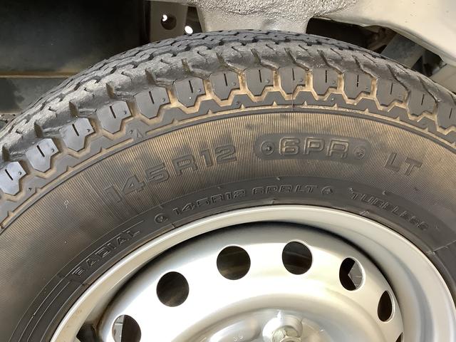 ハイゼットトラックスタンダード　農用スペシャルＳＡIIIｔ　４ＷＤ　５速ＭＴ走行無制限１年保証　４ＷＤ　荷台作業灯　ＭＴ車　３方開　ゲートプロテクター　荷台マット　横滑り防止装置　デフロック　ドアバイザー　ヘッドライトレベライザー　アクセサリーソケット　スペアタイヤ（兵庫県）の中古車