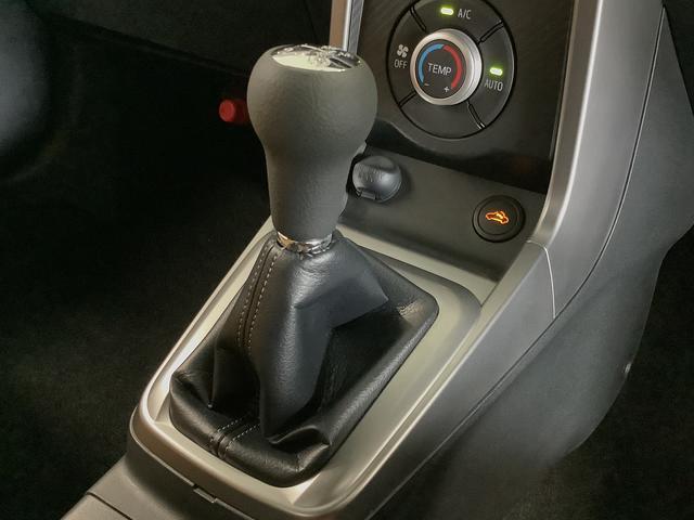 コペンセロ　ターボ　５ＭＴ　シートヒーター　電動オープン　１６ＡＷ走行無制限１年保証　ＭＴ車　電動オープン　シートヒーター　ＬＥＤヘッドライト　プッシュスタート　横滑り防止装置　オートライト　オートエアコン　フォグランプ　１６インチ純正ＢＢＳアルミホイール（兵庫県）の中古車