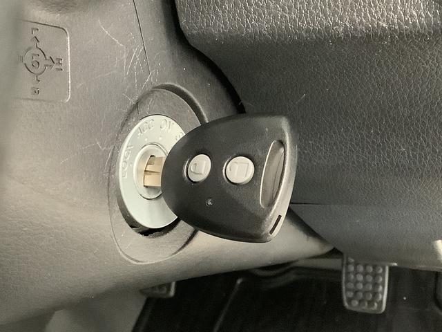 ハイゼットトラックＥＸＴ　５ＭＴ　ＣＤオーディオ　３方開　荷台作業灯　キーレス走行無制限１年保証　ＭＴ車　荷台作業灯　ＣＤオーディオ　３方開　キーレスエントリー　ドアバイザー　ヘッドライトレベライザー　アクセサリーソケット　マニュアルエアコン　パワーウィンドウ　フォグランプ（兵庫県）の中古車