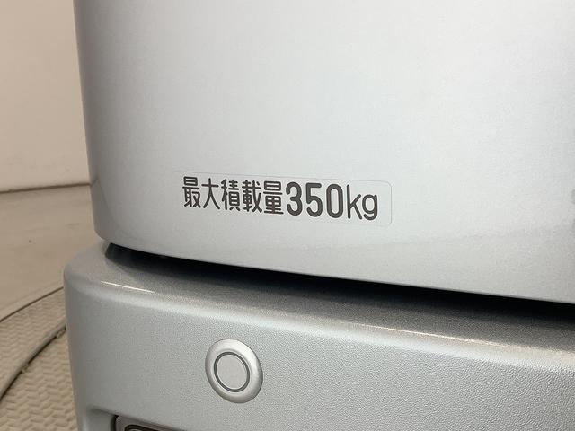 ハイゼットカーゴクルーズターボ　ＣＶＴ　前後コーナーセンサー　スマートキー走行無制限１年保証　前後コーナーセンサー　ＣＶＴ車　オートマチックハイビーム　アイドリングストップ　プッシュスタート　横滑り防止装置　オートライト　アクセサリーソケット　電動格納ミラー　両側スライド（兵庫県）の中古車