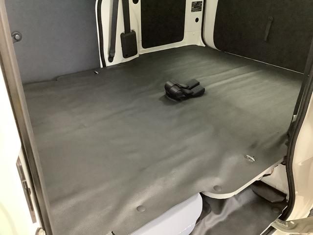 ハイゼットカーゴスペシャル　ＡＴ　ナビ　ＥＴＣ　バックカメラ　両側スライド走行無制限１年保証　ナビ　バックカメラ　ＡＴ車　ＥＴＣ　バックカメラ　ＴＶ　ドアバイザー　マニュアルエアコン　シガーソケット　インパネシフト　両側スライドドア　インフォメーションディスプレイ（兵庫県）の中古車