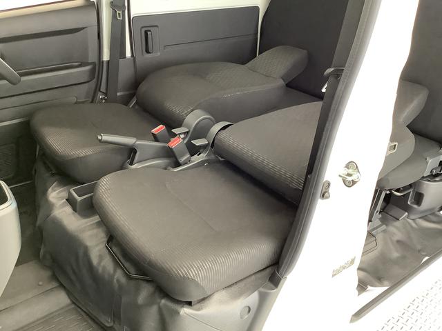 ハイゼットカーゴＤＸ　ＣＶＴ　前後コーナーセンサー　ラジオ　両側スライドドア走行無制限１年保証　前後コーナーセンサー　ＣＶＴ車　オートマチックハイビーム　キーレスエントリー　アイドリングストップ　横滑り防止装置　オートライト　ヘッドライトレベライザー　パワーウィンドウ　ラジオ（兵庫県）の中古車