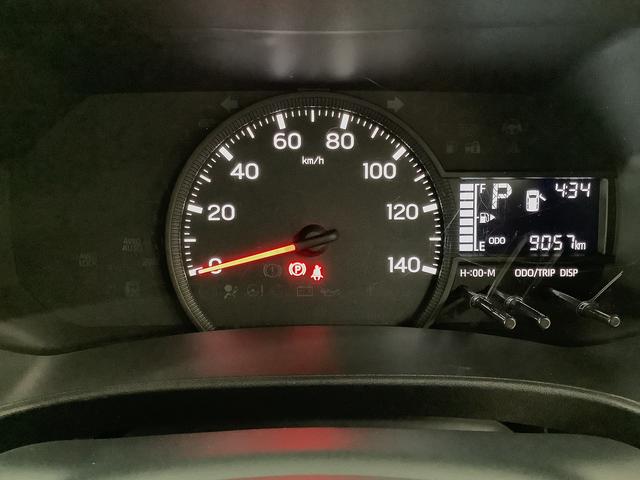 ハイゼットカーゴＤＸ　ＣＶＴ　前後コーナーセンサー　ラジオ　両側スライドドア走行無制限１年保証　前後コーナーセンサー　ＣＶＴ車　オートマチックハイビーム　キーレスエントリー　アイドリングストップ　横滑り防止装置　オートライト　ヘッドライトレベライザー　パワーウィンドウ　ラジオ（兵庫県）の中古車