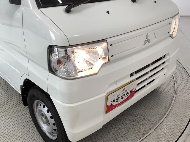 ミニキャブトラックＶＸ−ＳＥ　４ＷＤ　ＡＴ　荷台作業灯　ゲートプロテクター走行無制限１年保証　４ＷＤ　荷台作業灯　ＡＴ車　３方開　ゲートプロテクター　ドアバイザー　ヘッドライトレベライザー　マニュアルエアコン　シガーソケット　スペアタイヤ　ラジオ　パワーステアリング（兵庫県）の中古車