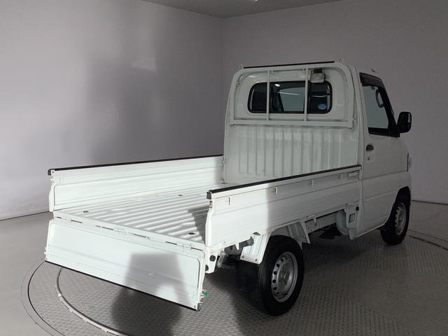 ミニキャブトラックＶＸ−ＳＥ　４ＷＤ　ＡＴ　荷台作業灯　ゲートプロテクター走行無制限１年保証　４ＷＤ　荷台作業灯　ＡＴ車　３方開　ゲートプロテクター　ドアバイザー　ヘッドライトレベライザー　マニュアルエアコン　シガーソケット　スペアタイヤ　ラジオ　パワーステアリング（兵庫県）の中古車