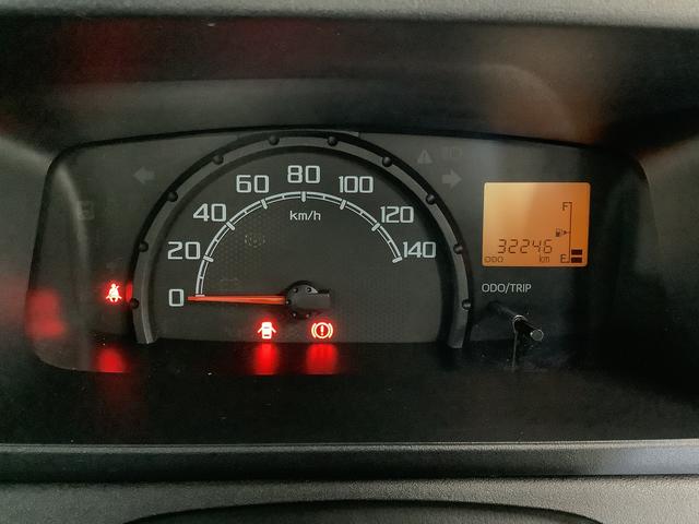 ハイゼットトラックスタンダードＳＡIIIｔ　４ＷＤ　５ＭＴ　ＬＥＤヘッドライト走行無制限１年保証　４ＷＤ　バックソナー　ＭＴ車　３方開　ゲートプロテクター　荷台マット　ＬＥＤヘッドライト　横滑り防止装置　オートライト　ドアバイザー　ヘッドライトレベライザー　ラジオ　スペアタイヤ（兵庫県）の中古車