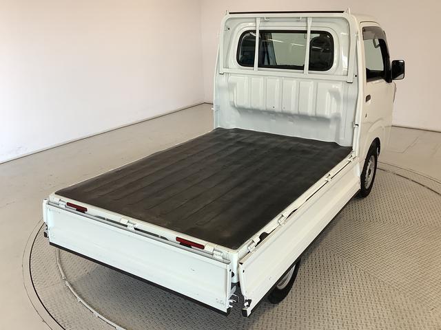 ハイゼットトラックスタンダードＳＡIIIｔ　４ＷＤ　５ＭＴ　ＬＥＤヘッドライト走行無制限１年保証　４ＷＤ　バックソナー　ＭＴ車　３方開　ゲートプロテクター　荷台マット　ＬＥＤヘッドライト　横滑り防止装置　オートライト　ドアバイザー　ヘッドライトレベライザー　ラジオ　スペアタイヤ（兵庫県）の中古車
