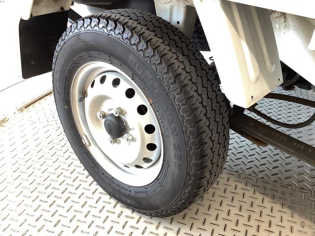 ハイゼットトラックスタンダードＳＡIIIｔ　４ＷＤ　５ＭＴ　ＬＥＤヘッドライト走行無制限１年保証　４ＷＤ　バックソナー　ＭＴ車　３方開　ゲートプロテクター　荷台マット　ＬＥＤヘッドライト　横滑り防止装置　オートライト　ドアバイザー　ヘッドライトレベライザー　ラジオ　スペアタイヤ（兵庫県）の中古車