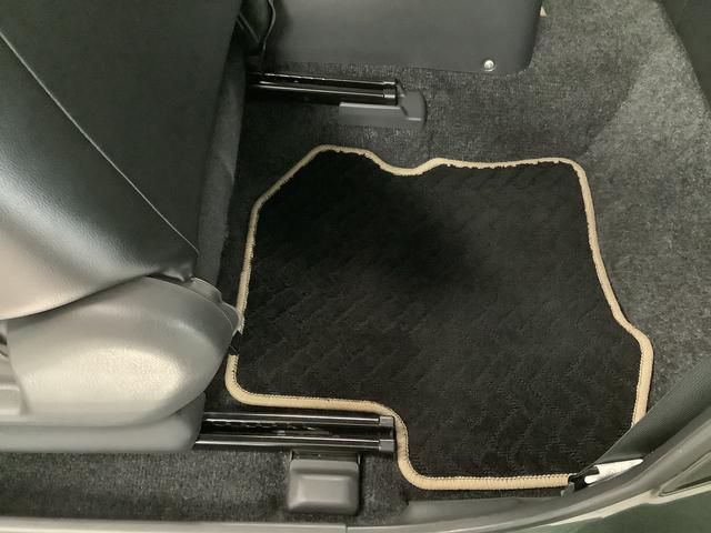 ジムニーランドベンチャー　ターボ　４ＷＤ　雹害車両　４ＡＴ　ナビＴＶ雹害車両　１年保証　４ＷＤ　ＡＴ　ＥＴＣ　ナビＴＶ　運転席シートヒーター　ＤＶＤ　ＵＳＢ　Ｂｌｕｅｔｏｏｔｈ　ドアバイザー　ヘッドライトレベライザー　電動格納ドアミラー　１６インチアルミホイール（兵庫県）の中古車