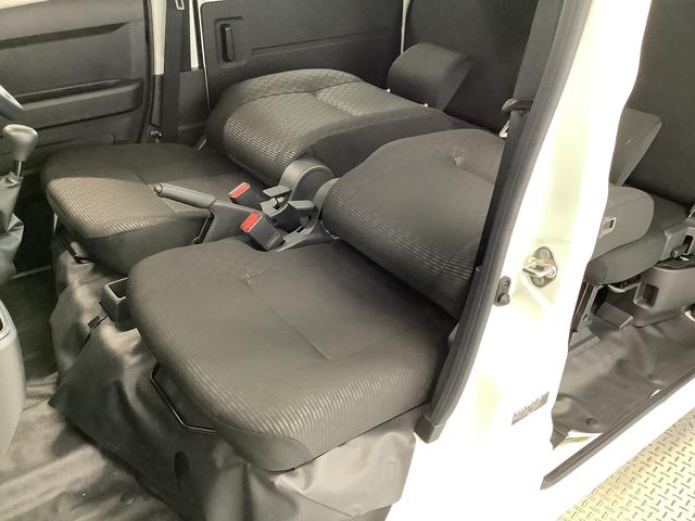 ハイゼットカーゴデッキバンＬ　４ＷＤ　ＭＴ　１オーナー　前後コーナーセンサー走行無制限１年保証　４ＷＤ　ワンオーナー　ＭＴ車　前後コーナーセンサー　オートマチックハイビーム　アイドリングストップ　横滑り防止装置　オートライト　ヘッドライトレベライザー　両側スライドドア（兵庫県）の中古車