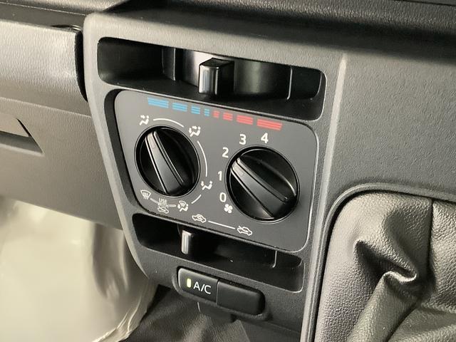 ハイゼットカーゴデッキバンＬ　４ＷＤ　ＭＴ　１オーナー　前後コーナーセンサー走行無制限１年保証　４ＷＤ　ワンオーナー　ＭＴ車　前後コーナーセンサー　オートマチックハイビーム　アイドリングストップ　横滑り防止装置　オートライト　ヘッドライトレベライザー　両側スライドドア（兵庫県）の中古車