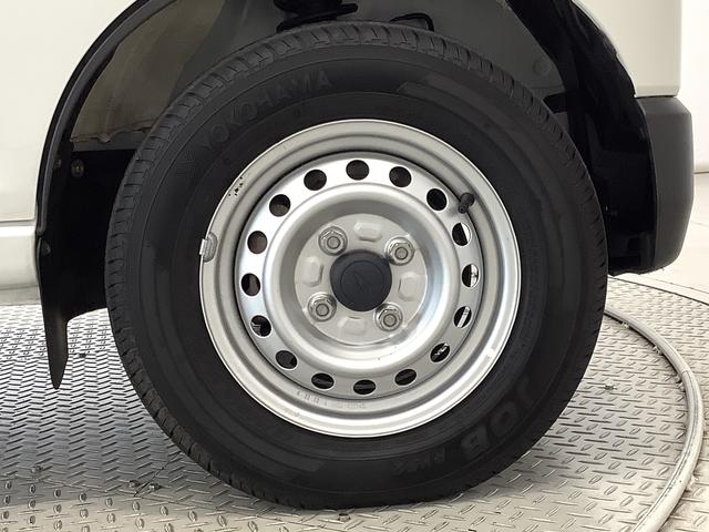 ハイゼットカーゴデッキバンＬ　４ＷＤ　ＭＴ　１オーナー　前後コーナーセンサー走行無制限１年保証　４ＷＤ　ワンオーナー　ＭＴ車　前後コーナーセンサー　オートマチックハイビーム　アイドリングストップ　横滑り防止装置　オートライト　ヘッドライトレベライザー　両側スライドドア（兵庫県）の中古車