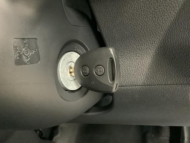 ハイゼットカーゴＤＸ　ＣＶＴ　前後コーナーセンサー　ラジオ　両側スライドドア走行無制限１年保証　前後コーナーセンサー　ＣＶＴ車　オートマチックハイビーム　アイドリングストップ　キーレスエントリー　横滑り防止装置　オートライト　ヘッドライトレベライザー　パワーウィンドウ　ラジオ（兵庫県）の中古車