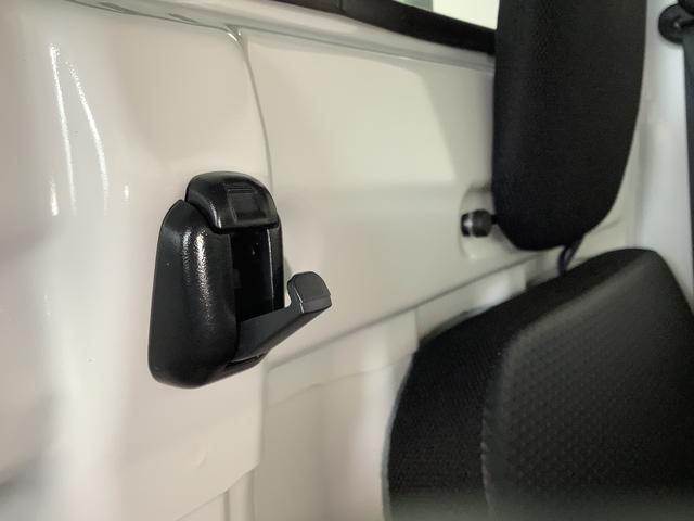 ハイゼットトラックスタンダード　４ＷＤ　ＣＶＴ　ワンオーナー　コーナーセンサー走行無制限１年保証　４ＷＤ　ワンオーナー　ＣＶＴ車　前後コーナーセンサー　３方開　アイドリングストップ　横滑り防止装置　オートライト　ヘッドライトレベライザー　アクセサリーソケット　ラジオ（兵庫県）の中古車
