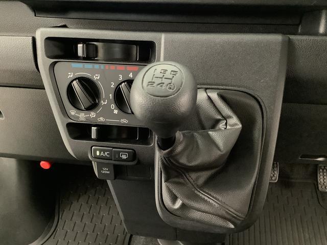 ハイゼットカーゴクルーズ　５ＭＴ　ワンオーナー　ナビ　バックカメラ　キーレス１年保証　ワンオーナー　ＭＴ車　ナビＴＶ　バックカメラ　前後コーナーセンサー　ＤＶＤ　ＵＳＢ　キーレスエントリー　アイドリングストップ　横滑り防止装置　オートライト　ドアバイザー　電動格納ドアミラー（兵庫県）の中古車