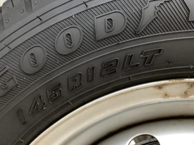 ハイゼットトラックスタンダード　５ＭＴ　３方開　ゲートプロテクター　ラジオ走行無制限１年保証　ゲートプロテクター　ＭＴ車　３方開　ヘッドライトレベライザー　アクセサリーソケット　マニュアルエアコン　ラジオ　バッテリーカバー　パワーステアリング　インフォメーションディスプレイ（兵庫県）の中古車