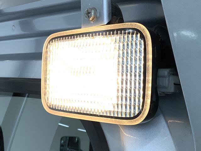 ハイゼットトラックジャンボＳＡIIIｔ　４ＷＤ　ＡＴ　ＣＤ　ＥＴＣ　荷台作業灯走行無制限１年保証　４ＷＤ　荷台作業灯　ＡＴ車　ＥＴＣ　ＣＤオーディオ　３方開　ゲートプロテクター　ＬＥＤヘッドライト　キーレスエントリー　横滑り防止装置　ドアバイザー　ヘッドライトレベライザー（兵庫県）の中古車