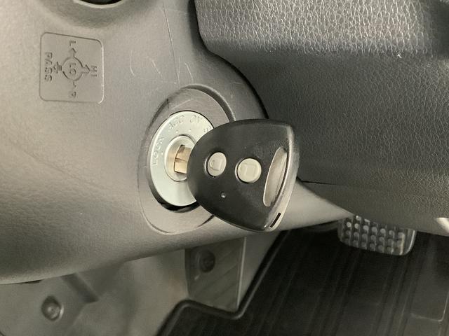 ハイゼットトラックＥＸＴ　ＡＴ　ＣＤオーディオ　３方開　荷台作業灯　荷台マット走行無制限１年保証　ＡＴ車　荷台作業灯　ＣＤオーディオ　３方開　荷台マット　キーレスエントリー　ドアバイザー　ヘッドライトレベライザー　アクセサリーソケット　マニュアルエアコン　パワーウィンドウ（兵庫県）の中古車