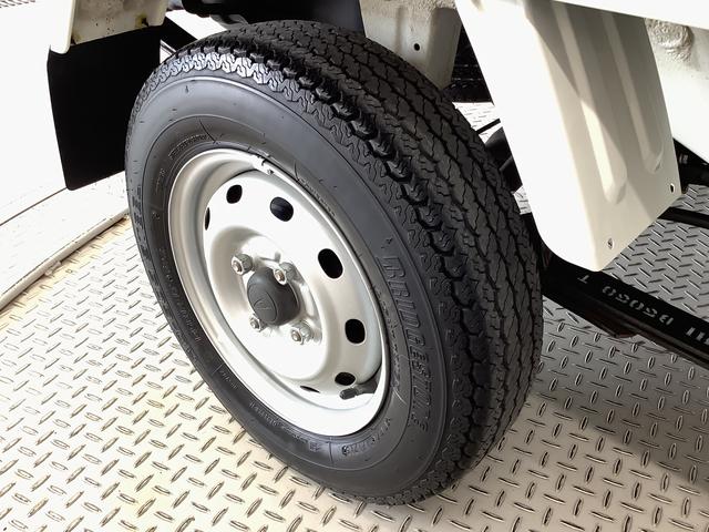 ハイゼットトラックＥＸＴ　ＡＴ　ＣＤオーディオ　３方開　荷台作業灯　荷台マット走行無制限１年保証　ＡＴ車　荷台作業灯　ＣＤオーディオ　３方開　荷台マット　キーレスエントリー　ドアバイザー　ヘッドライトレベライザー　アクセサリーソケット　マニュアルエアコン　パワーウィンドウ（兵庫県）の中古車