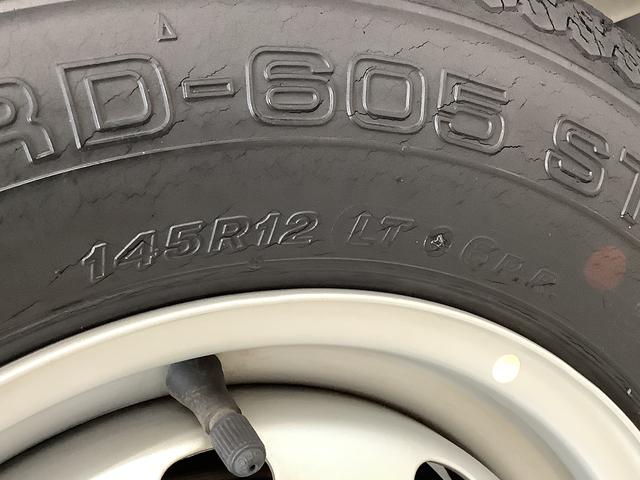 ハイゼットトラックＥＸＴ　ＡＴ　ＣＤオーディオ　３方開　荷台作業灯　荷台マット走行無制限１年保証　ＡＴ車　荷台作業灯　ＣＤオーディオ　３方開　荷台マット　キーレスエントリー　ドアバイザー　ヘッドライトレベライザー　アクセサリーソケット　マニュアルエアコン　パワーウィンドウ（兵庫県）の中古車