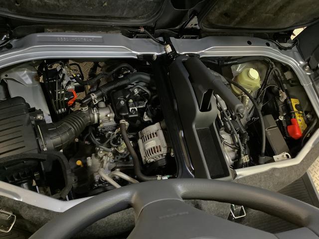 ハイゼットカーゴクルーズ　４ＷＤ　５ＭＴ　ＣＤオーディオ　電動格納ドアミラー走行無制限１年保証　４ＷＤ　ＭＴ車　ＣＤ　両側スライドドア　ドアバイザー　ヘッドライトレベライザー　電動格納ドアミラー　シガーソケット　マニュアルエアコン　パワーウィンドウ　オーバーヘッドコンソール（兵庫県）の中古車