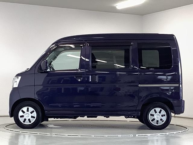 ハイゼットカーゴクルーズターボリミテッド　４ＷＤ　ナビ　ＥＴＣ　バックカメラ１年保証　４ＷＤ　ナビＴＶ　バックカメラ　ＥＴＣ　ＤＶＤ　ＵＳＢ　Ｂｌｕｅｔｏｏｔｈ　キーレスエントリー　ドアバイザー　ヘッドライトレベライザー　電動格納ドアミラー　アクセサリーソケット　両側スライド（兵庫県）の中古車