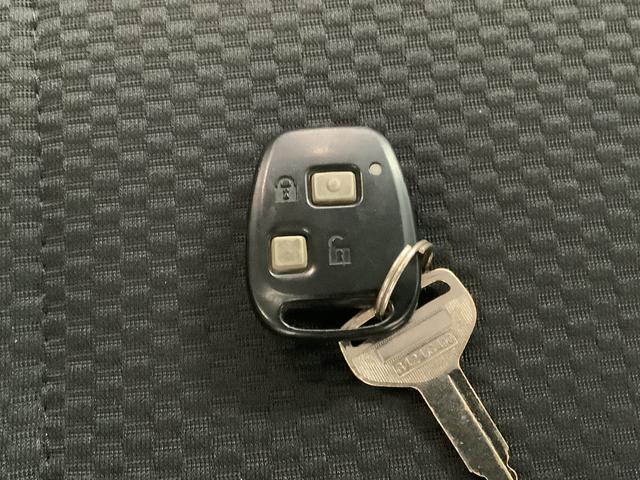 ハイゼットカーゴクルーズターボリミテッド　４ＷＤ　ナビ　ＥＴＣ　バックカメラ１年保証　４ＷＤ　ナビＴＶ　バックカメラ　ＥＴＣ　ＤＶＤ　ＵＳＢ　Ｂｌｕｅｔｏｏｔｈ　キーレスエントリー　ドアバイザー　ヘッドライトレベライザー　電動格納ドアミラー　アクセサリーソケット　両側スライド（兵庫県）の中古車