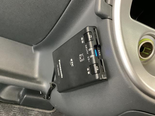 ハイゼットカーゴクルーズターボリミテッド　４ＷＤ　ナビ　ＥＴＣ　バックカメラ１年保証　４ＷＤ　ナビＴＶ　バックカメラ　ＥＴＣ　ＤＶＤ　ＵＳＢ　Ｂｌｕｅｔｏｏｔｈ　キーレスエントリー　ドアバイザー　ヘッドライトレベライザー　電動格納ドアミラー　アクセサリーソケット　両側スライド（兵庫県）の中古車
