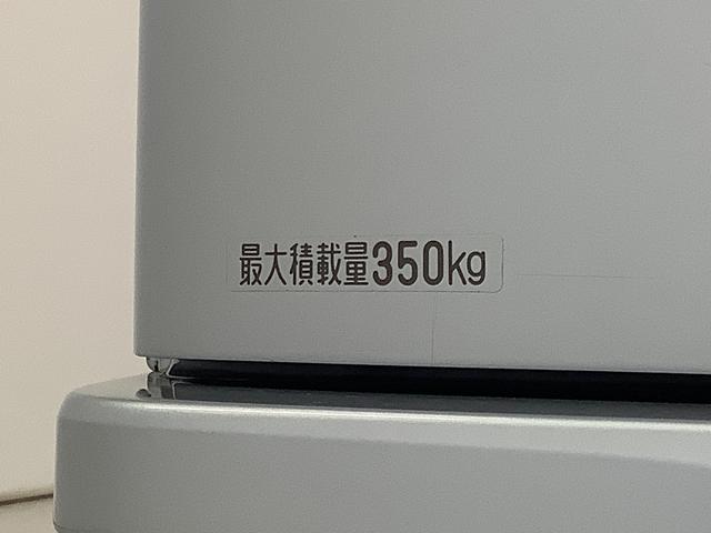 ハイゼットカーゴＤＸ　ＡＴ　両側スライドドア　アイドリングストップ　キーレス走行無制限１年保証　アイドリングストップ　ＡＴ車　両側スライドドア　キーレスエントリー　ドアバイザー　ヘッドライトレベライザー　アクセサリーソケット　マニュアルエアコン　パワーウィンドウ　ラジオ（兵庫県）の中古車