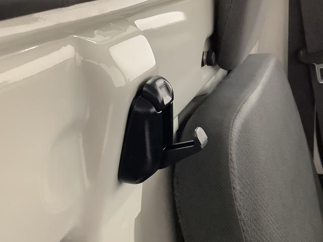 ハイゼットトラックスタンダード 4WD AT車 3方開 ラジオ スペアタイヤ走行無制限1年保証 4WD AT ラジオ 3方開 ヘッドライトレベライザー アクセサリーソケット マニュアルエアコン スペアタイヤ パッテリーカバー インフォメーションディスプレイ パワステ(兵庫県)の中古車