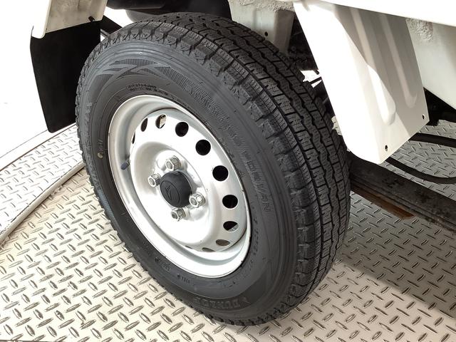 ハイゼットトラックスタンダード 4WD AT車 3方開 ラジオ スペアタイヤ走行無制限1年保証 4WD AT ラジオ 3方開 ヘッドライトレベライザー アクセサリーソケット マニュアルエアコン スペアタイヤ パッテリーカバー インフォメーションディスプレイ パワステ(兵庫県)の中古車
