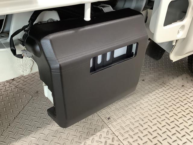 ハイゼットトラックスタンダード 4WD AT車 3方開 ラジオ スペアタイヤ走行無制限1年保証 4WD AT ラジオ 3方開 ヘッドライトレベライザー アクセサリーソケット マニュアルエアコン スペアタイヤ パッテリーカバー インフォメーションディスプレイ パワステ(兵庫県)の中古車