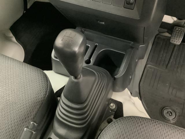 ハイゼットトラックスタンダード 5MT 3方開 ラジオ エアコン パワステ走行無制限1年保証 マニュアルエアコン MT車 3方開 ヘッドライトレベライザー ラジオ アクセサリーソケット スペアタイヤ インフォメーションディスプレイ パワーステアリング ショッピングフック(兵庫県)の中古車