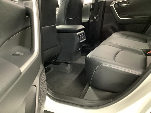ＲＡＶ４Ｇ　４ＷＤ　９インチナビ　ＥＴＣ　全方位カメラ　クルコン１年保証　４ＷＤ　９インチナビ　ＥＴＣ　全方位カメラ　アダプティブクルーズコントロール　前後コーナーセンサー　前席シートヒーター　電動リアゲート　ブラインドスポットモニター　１８インチアルミホイール（兵庫県）の中古車