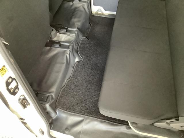 ハイゼットカーゴＤＸ　ＥＴＣ　アイドリングストップ　キーレスエントリー走行無制限１年保証　アイドリングストップ　ＥＴＣ　キーレスエントリー　荷室マット　ドアバイザー　ヘッドライトレベライザー　両側スライドドア　アクセサリーソケット　マニュアルエアコン　ラジオ（兵庫県）の中古車