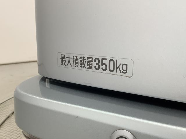 ハイゼットカーゴデラックスSAIII AT ETC コーナーセンサー ラジオ走行無制限1年保証 リアコーナーセンサー AT車 ETC オートマチックハイビーム LEDヘッドライト アイドリングストップ キーレスエントリー 横滑り防止装置 ドアバイザー ラジオ スマートアシスト(兵庫県)の中古車