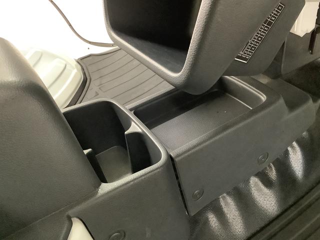 ミニキャブトラックＭ　４ＷＤ　ＡＴ　ワンオーナー　衝突軽減ブレーキ　荷台作業灯走行無制限１年保証　４ＷＤ　ワンオーナー　ＡＴ車　衝突軽減ブレーキ　３方開　荷台作業灯　ゲートプロテクター　荷台マット　ドアバイザー　ヘッドライトレベライザー　フォグランプ　ラジオ　スペアタイヤ（兵庫県）の中古車