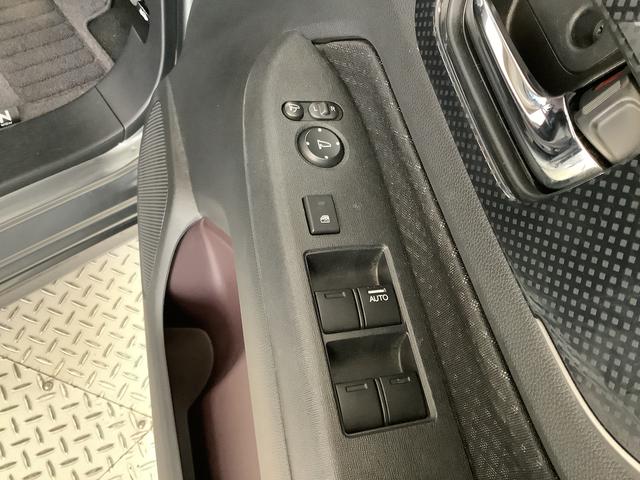 Ｎ−ＷＧＮカスタムＧ・Ｌパッケージ　ナビ　ＥＴＣ　バックカメラ　クルコン１年保証　ナビ　ＥＴＣ　プッシュスタート　バックカメラ　オートクルーズコントロール　ＨＩＤヘッドライト　アイドリングストップ　横滑り防止装置　オートライト　オートエアコン　１４インチアルミホイール（兵庫県）の中古車