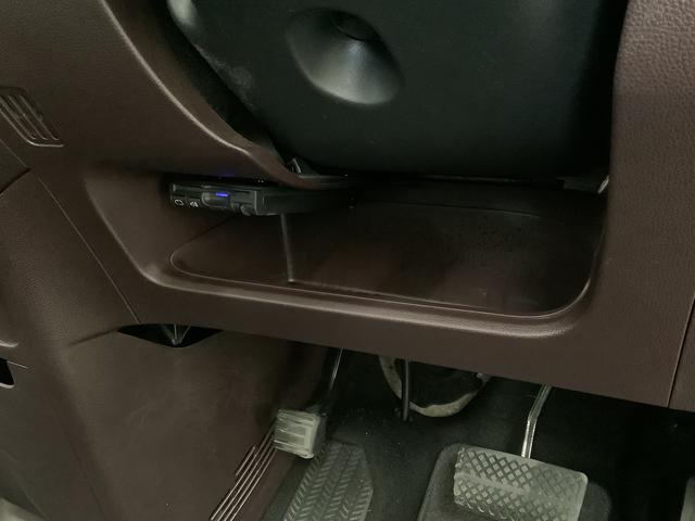 Ｎ−ＷＧＮカスタムＧ・Ｌパッケージ　ナビ　ＥＴＣ　バックカメラ　クルコン１年保証　ナビ　ＥＴＣ　プッシュスタート　バックカメラ　オートクルーズコントロール　ＨＩＤヘッドライト　アイドリングストップ　横滑り防止装置　オートライト　オートエアコン　１４インチアルミホイール（兵庫県）の中古車