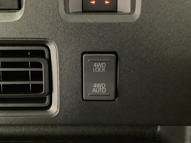 ハイゼットカーゴDX 4WD CVT 前後コーナーセンサー 両側スライドドア走行無制限1年保証 前後コーナーセンサー 4WD CVT車 オートマチックハイビーム アイドリングストップ キーレスエントリー 横滑り防止装置 オートライト ヘッドライトレベライザー ラジオ(兵庫県)の中古車