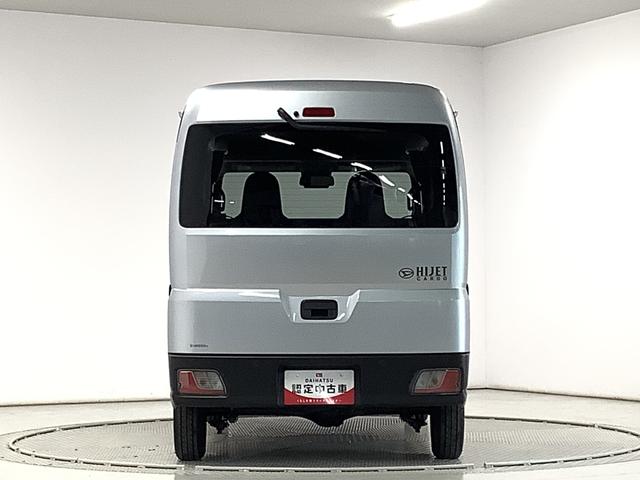 ハイゼットカーゴＤＸ　４ＷＤ　ＣＶＴ　ワンオーナー　前後コーナーセンサー走行無制限１年保証　４ＷＤ　ワンオーナー　ＣＶＴ車　前後コーナーセンサー　オートマチックハイビーム　アイドリングストップ　キーレスエントリー　横滑り防止装置　オートライト　ラジオ　両側スライドドア（兵庫県）の中古車