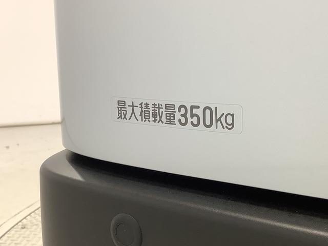 ハイゼットカーゴＤＸ　４ＷＤ　ＣＶＴ　ワンオーナー　前後コーナーセンサー走行無制限１年保証　４ＷＤ　ワンオーナー　ＣＶＴ車　前後コーナーセンサー　オートマチックハイビーム　アイドリングストップ　キーレスエントリー　横滑り防止装置　オートライト　ラジオ　両側スライドドア（兵庫県）の中古車