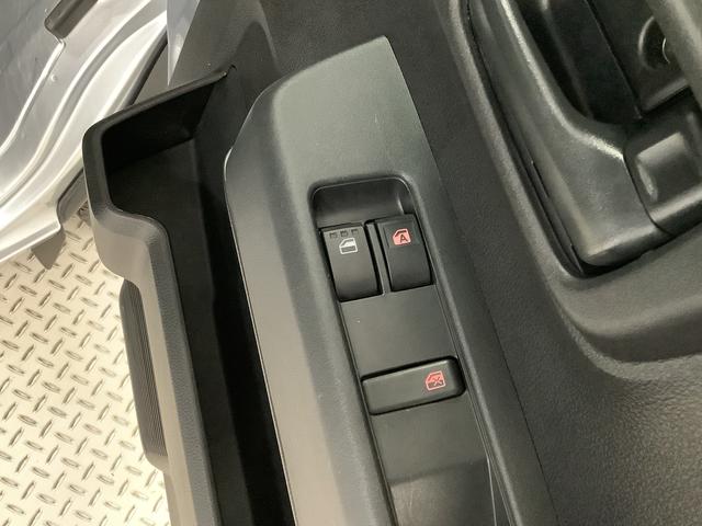 ハイゼットカーゴＤＸ　４ＷＤ　ＣＶＴ　ワンオーナー　前後コーナーセンサー走行無制限１年保証　４ＷＤ　ワンオーナー　ＣＶＴ車　前後コーナーセンサー　オートマチックハイビーム　アイドリングストップ　キーレスエントリー　横滑り防止装置　オートライト　ラジオ　両側スライドドア（兵庫県）の中古車