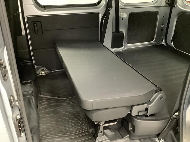 ハイゼットカーゴＤＸ　４ＷＤ　ＣＶＴ　ワンオーナー　前後コーナーセンサー走行無制限１年保証　４ＷＤ　ワンオーナー　ＣＶＴ車　前後コーナーセンサー　オートマチックハイビーム　アイドリングストップ　キーレスエントリー　横滑り防止装置　オートライト　ラジオ　両側スライドドア（兵庫県）の中古車